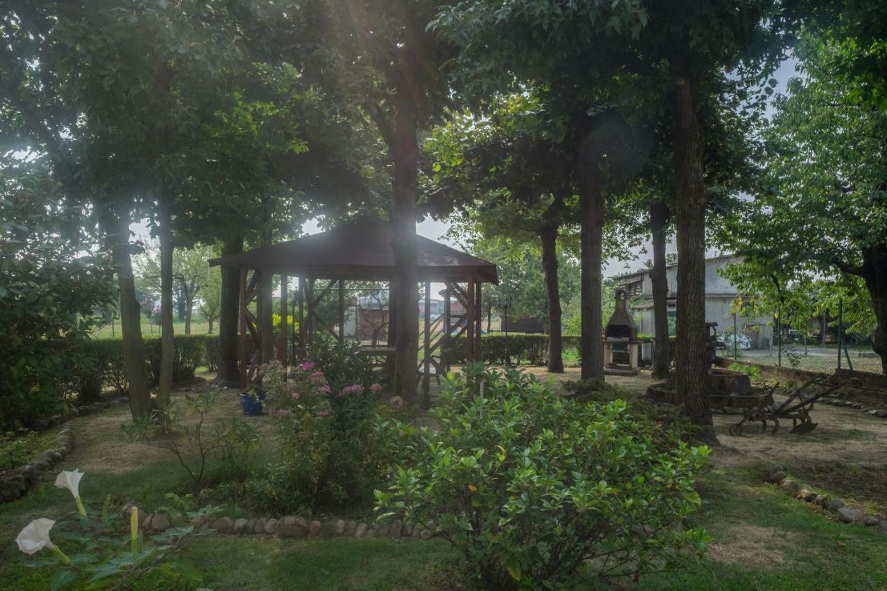 B&B Le Camelie Bareggio ภายนอก รูปภาพ